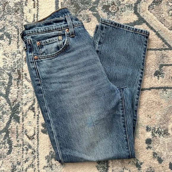 Levi's 501 Crop Jeans High Waisted Button Fly Size 27W x 26L Women's - Picture 1 of 7
